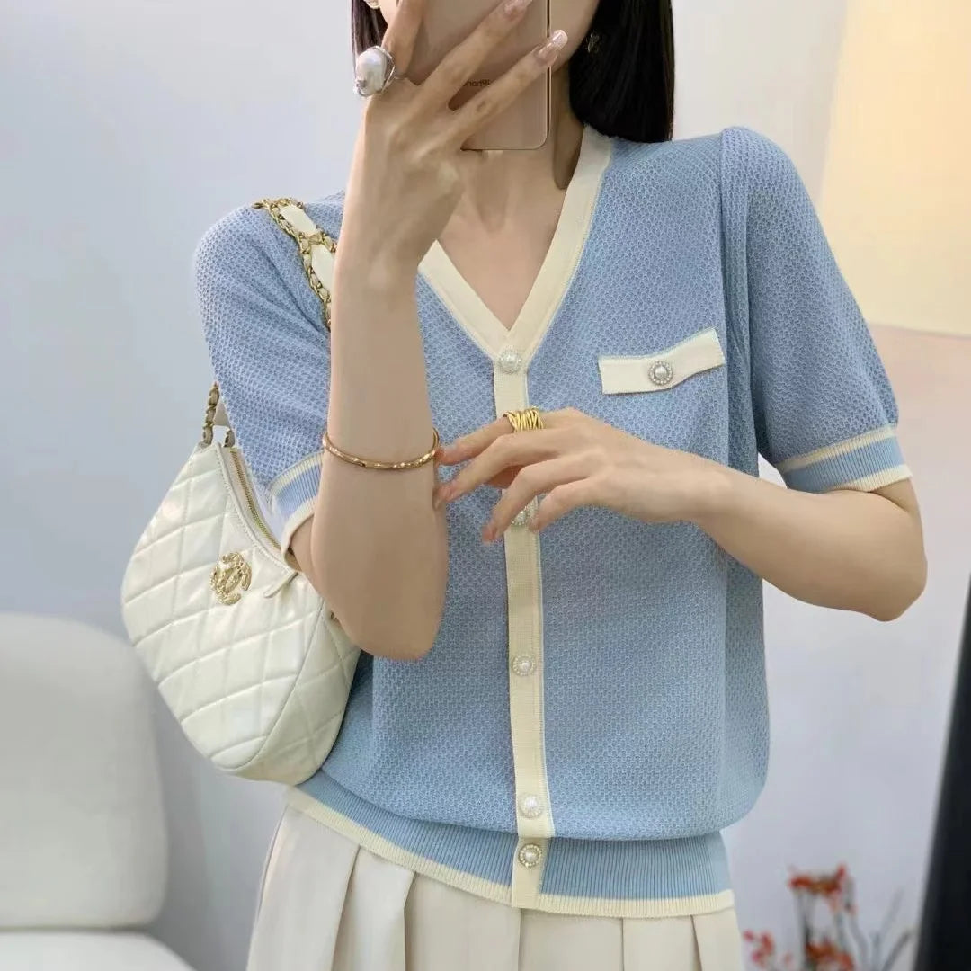 V-Neck Knitwear Versatile