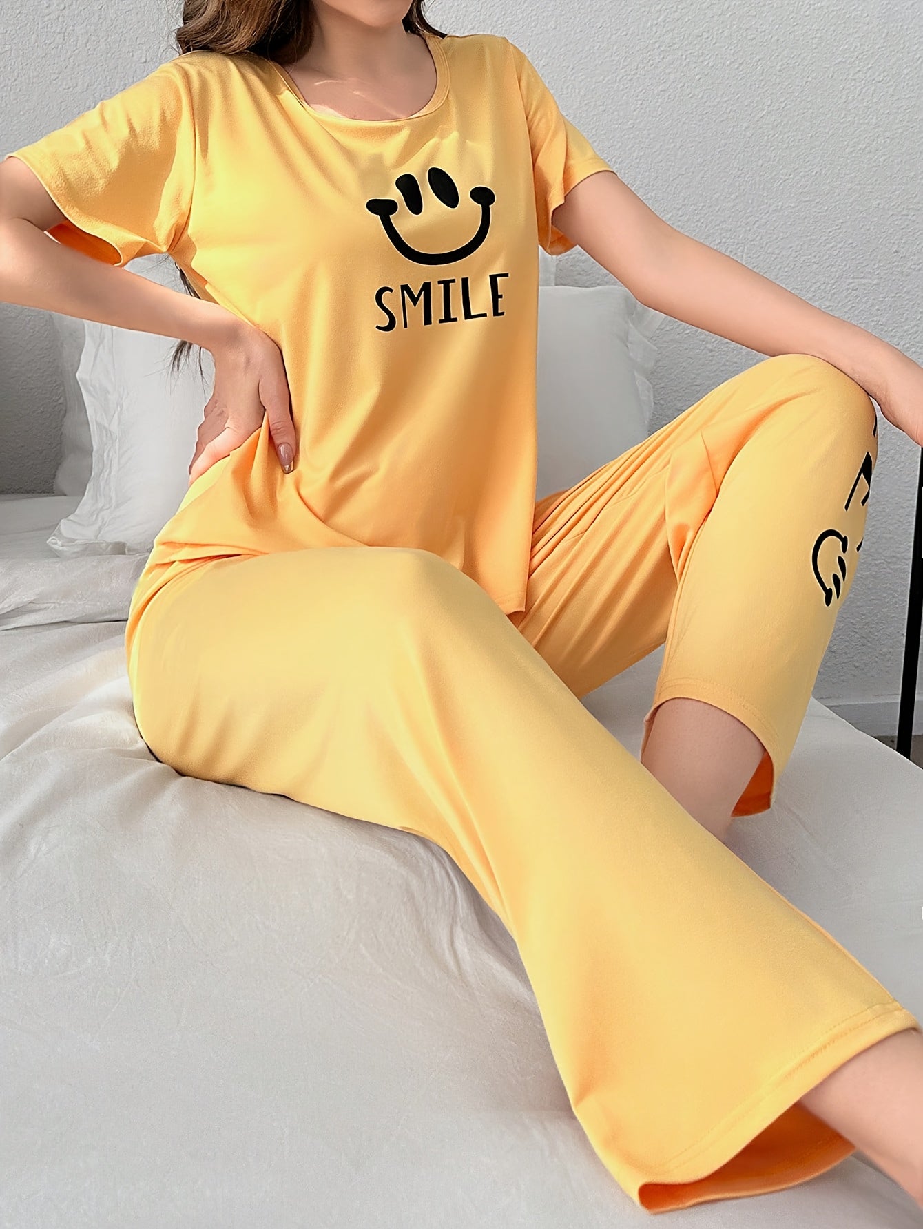 Women'S Casual Yellow joyful Face Pajama Set - Short Sleeve, Long Pants, Crew Neck, All-Season Sleepwear, Comfortable Loungewear, Casual Loungewear|Playful Design|Soft Texture