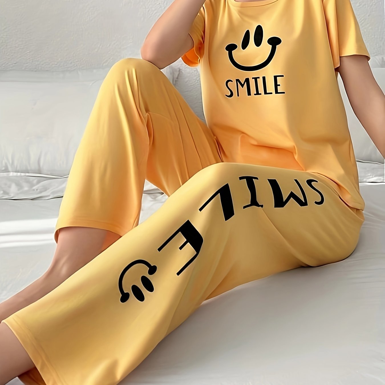 Women'S Casual Yellow joyful Face Pajama Set - Short Sleeve, Long Pants, Crew Neck, All-Season Sleepwear, Comfortable Loungewear, Casual Loungewear|Playful Design|Soft Texture