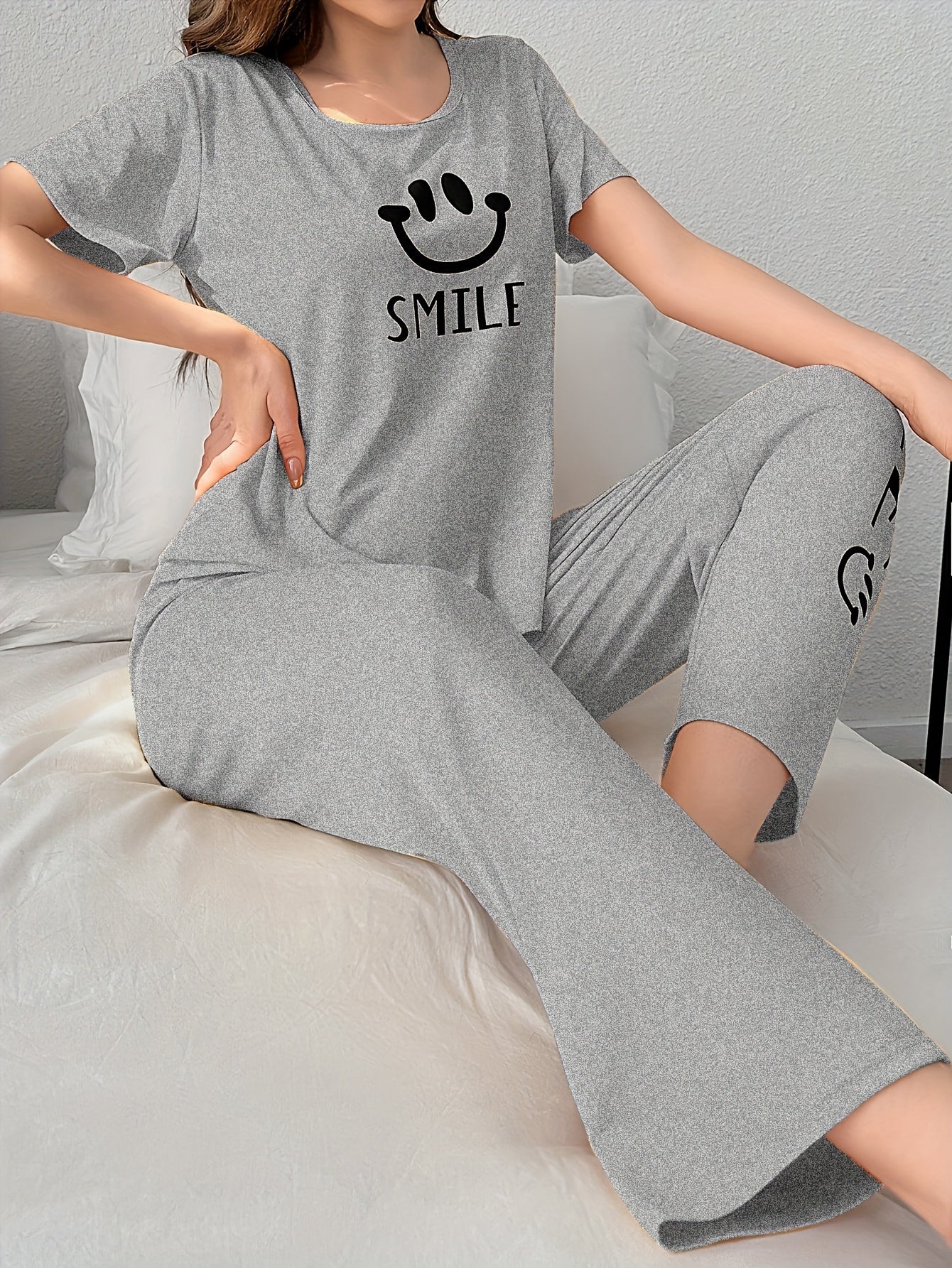 Women'S Casual Yellow joyful Face Pajama Set - Short Sleeve, Long Pants, Crew Neck, All-Season Sleepwear, Comfortable Loungewear, Casual Loungewear|Playful Design|Soft Texture