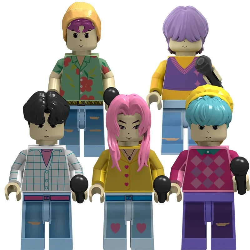 KPop Demon Hunters, a group of demon hunters, build blocks with Lumi and assemble toy building blocks with dolls